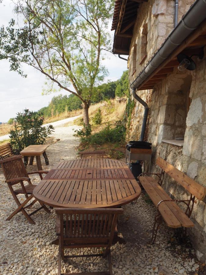 Gite Les Cabanes De Fallot Pour 15 Personnes - Piscine Naturelle L'isle-Bouzon Exterior foto